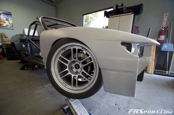 Some outside test-fitment with dmax +40mm silvia fenders at the bump stop.