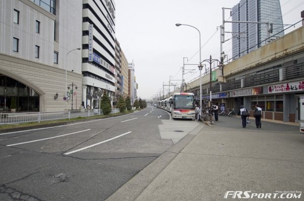 There are buses - where do they go? I have no idea. Guess I'm walking to my destination on foot.