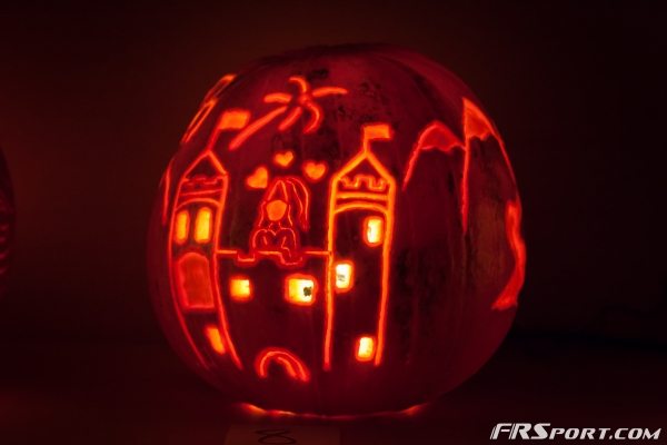 2014 FR Sport Pumpkin Carving Contest-010