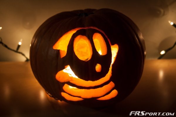 2014 FR Sport Pumpkin Carving Contest-005