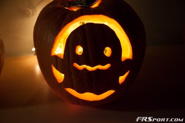 2014 FR Sport Pumpkin Carving Contest-006