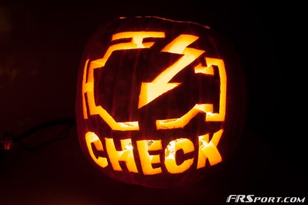 2014 FR Sport Pumpkin Carving Contest-012